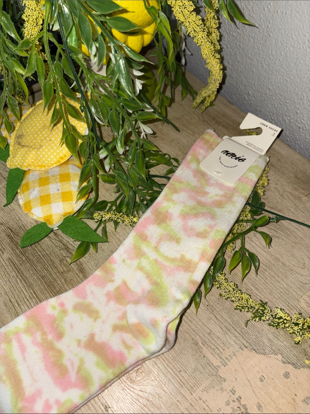 Aerie Tie-Dye Crew Socks - Pastel Pink & Green OS
